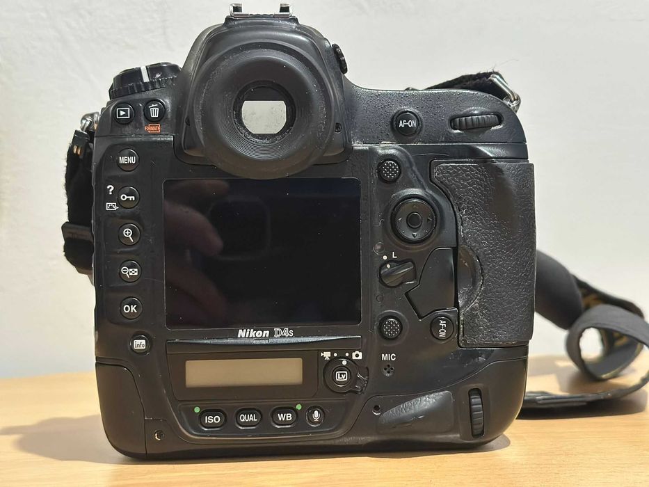 Vand camera foto profesionala Nikon D4s