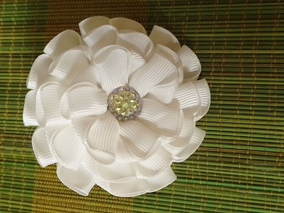 Белые    бантики