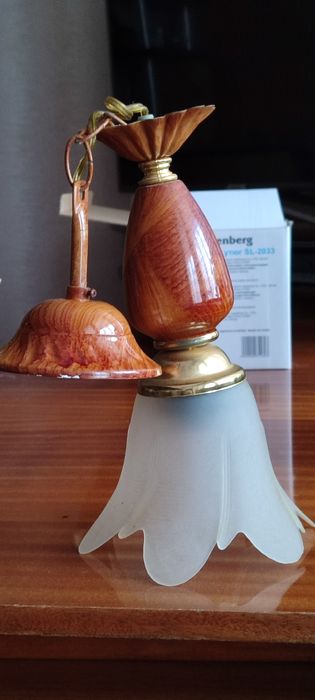 Продам люстра светильник