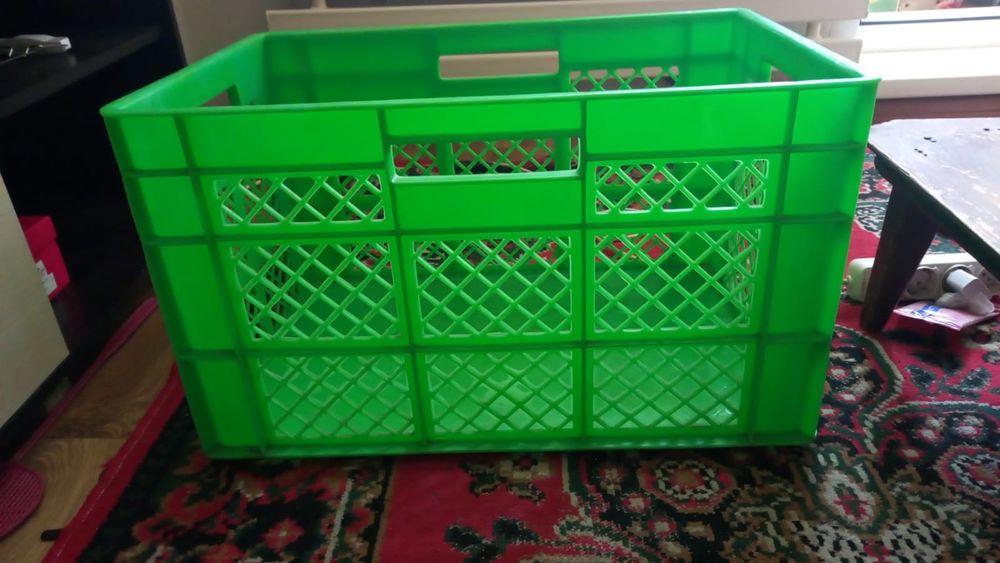 Продам 4 ящика пластиковые