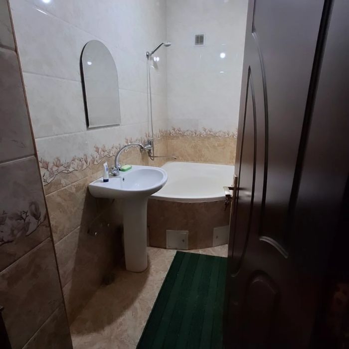 Sergeli xovli sotladi 3.5sotix 2 etaj yevroremont