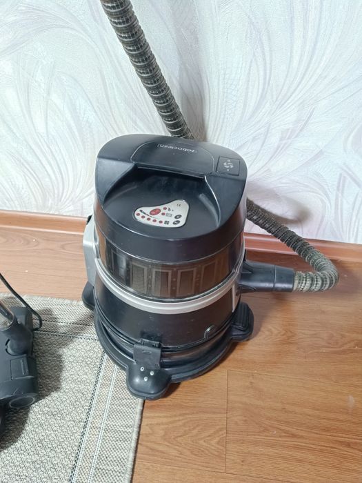 Мощный пылесос с аквафильтром Aura Roboclean 114F +