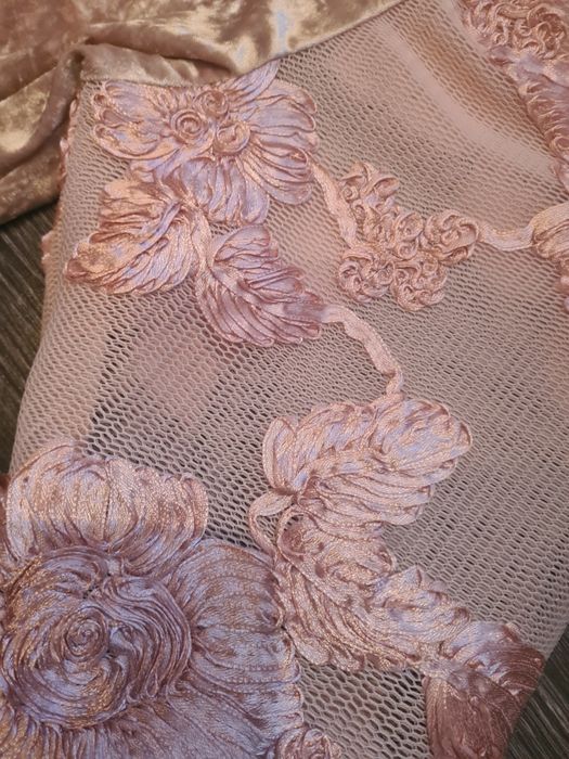 Rochie  damă catifea  mar 38/40    nouă la  60 lei  Timișoara