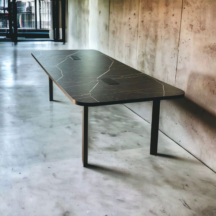 Конференц столы, столы для переговоров.