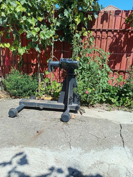 Vând piese motor tractor