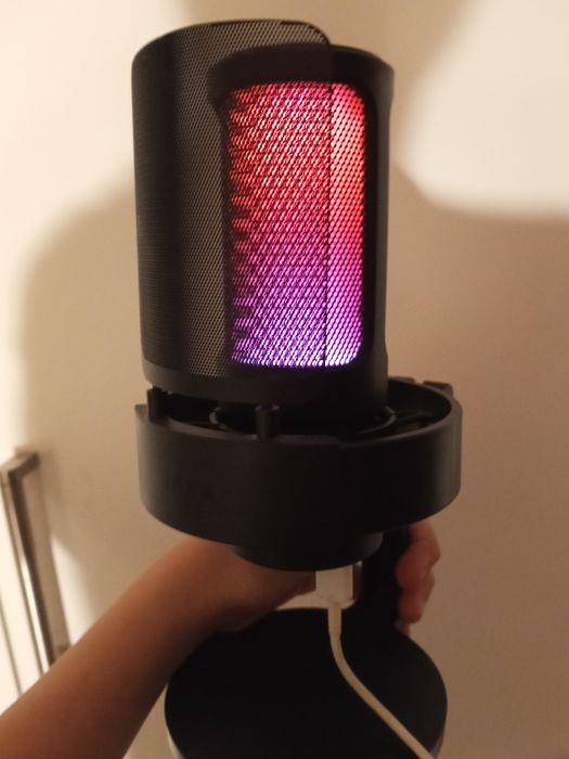 Продаю микрофон игровой