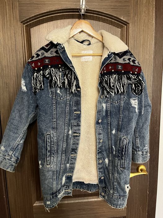 Продам джинсовую куртку Zara размера S