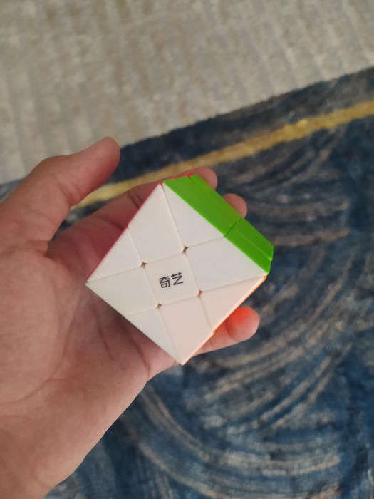 Kubik Rubiklar har xil