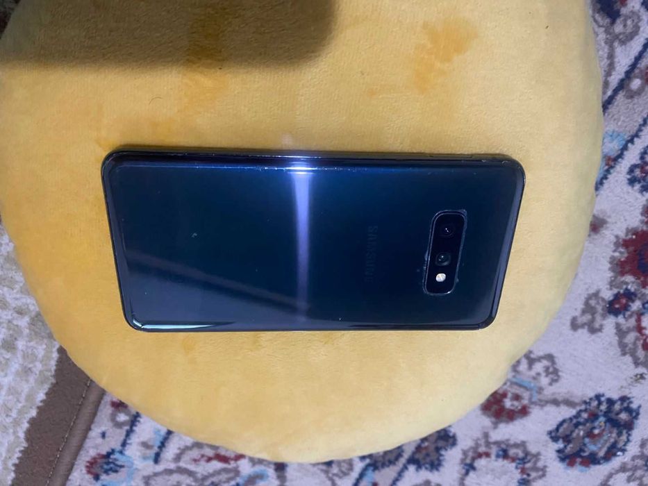 Samsung s10e.              .