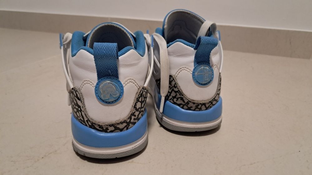 Adidasi Jordan spizike