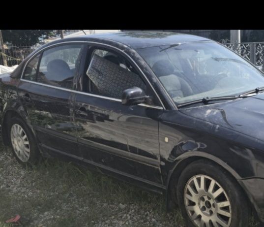 Usa / usi stanga dreapta fata spate / Bandou usa  Skoda Superb 1