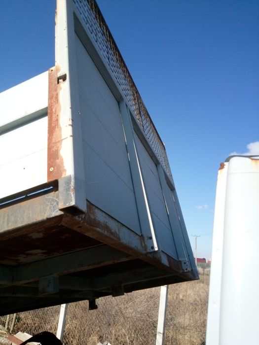 Bena Iveco basculabila trilateral