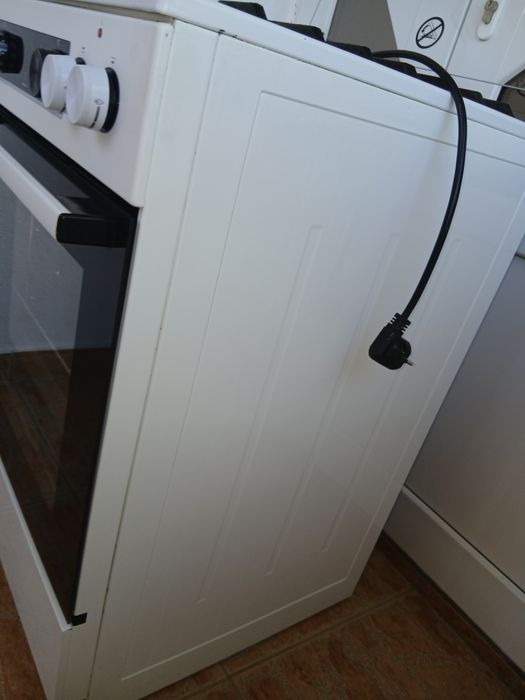 Aragaz Gorenje plita pe gaz si cuptor electric cu 10 functii