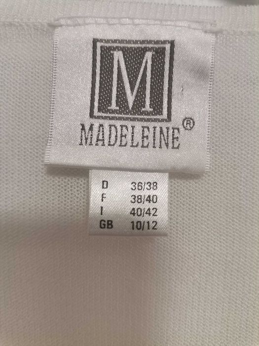 Бяла, нова блуза на немската фирма Madeleine