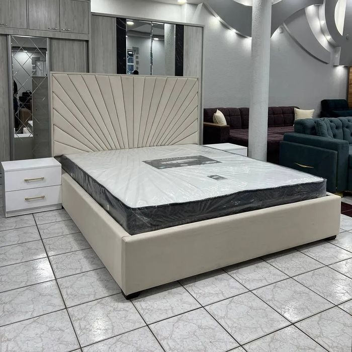 Двухспальная кровать. Подъемный механизм и ортопед матрас