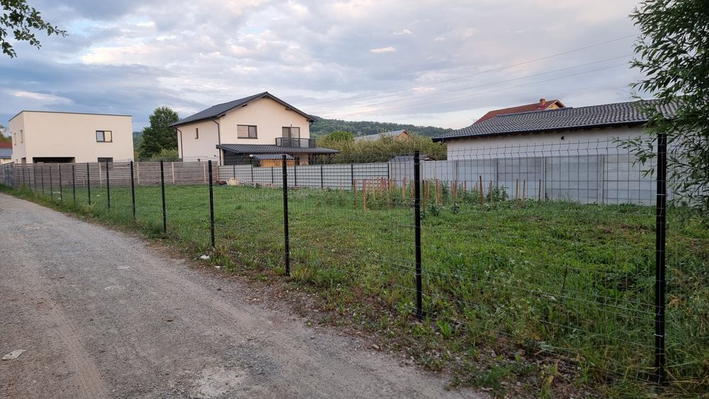 Teren de vanzare