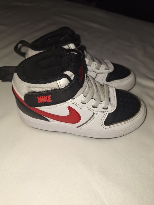 Bascheți Nike mărimea 26