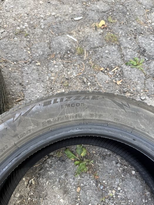 Продавам гуми  205/55R16 Bridgestone Blizzak LM005