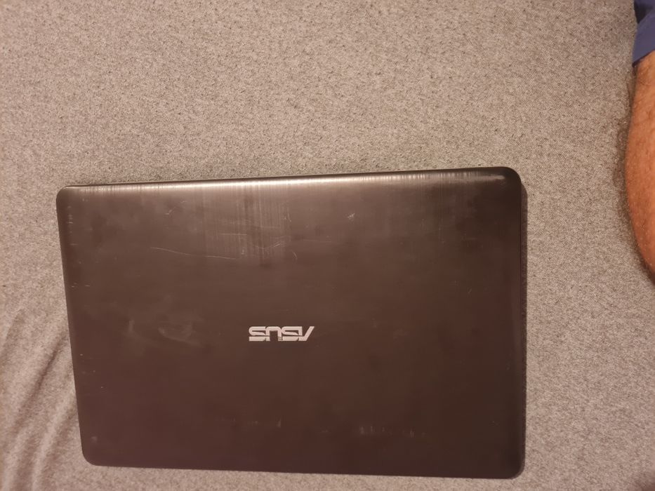 Vand leptop Asus