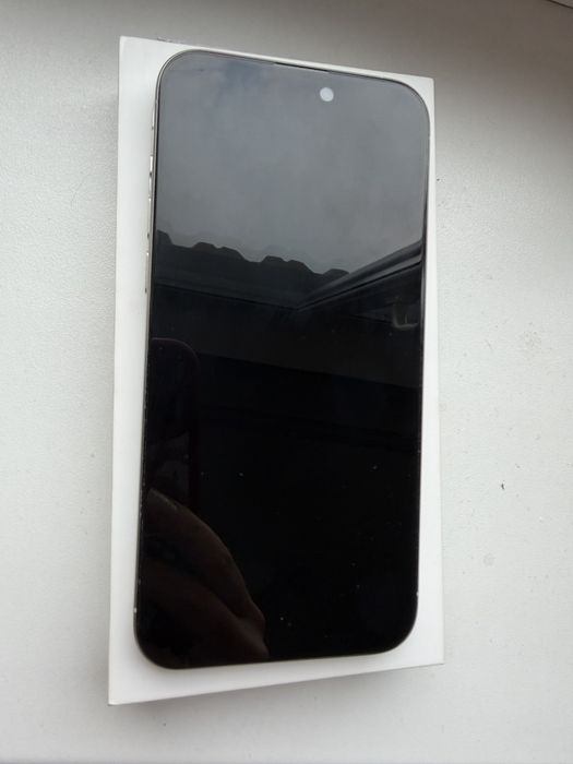 IPhone 15 pro max белый