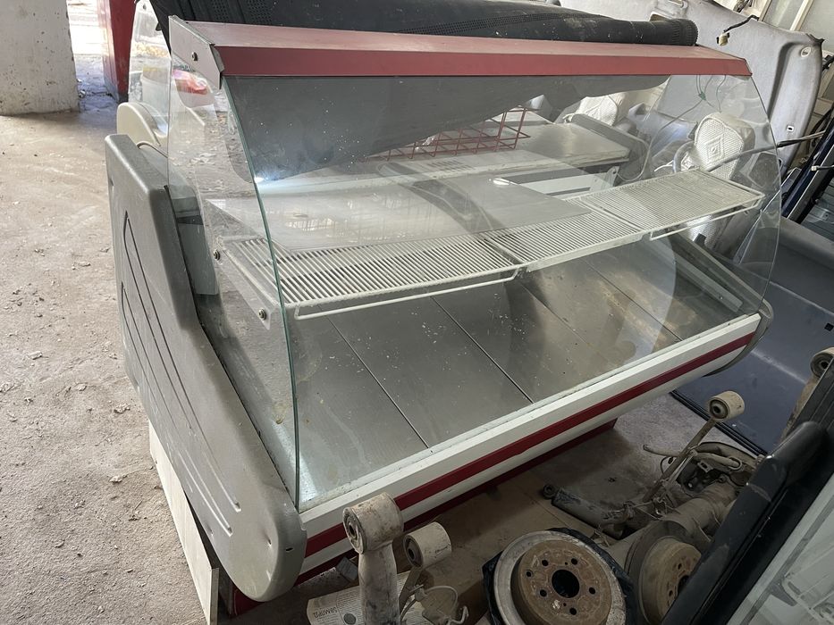 Витринный холодильник / морозильник / стелажи