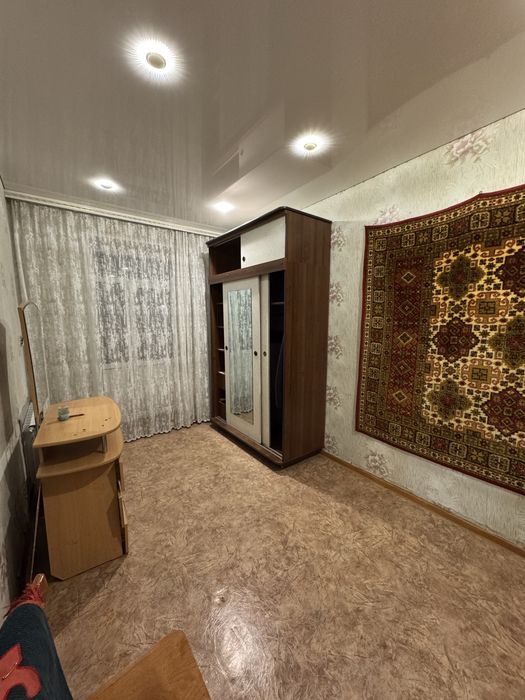 Продам 3-х комнатную на проспекте. Торг !!!