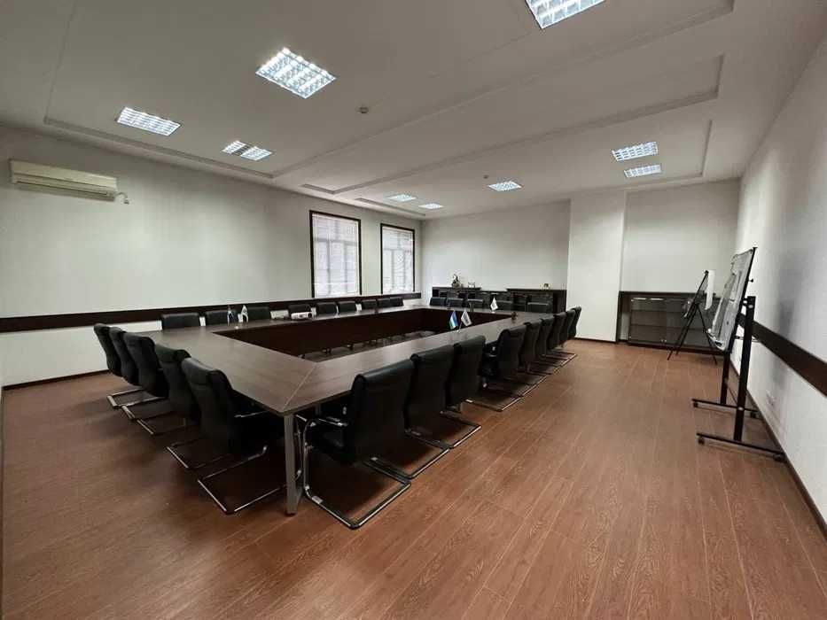 Здание под офис/клинику/учебное заведение вдоль дороги. Мирзо-Улугб рн