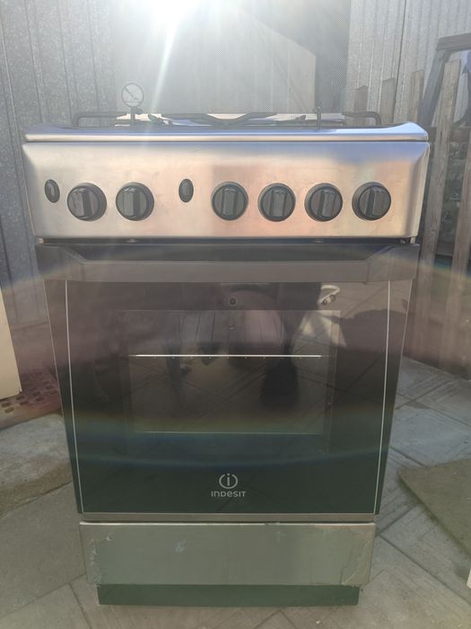 Газовая плита INDESIT