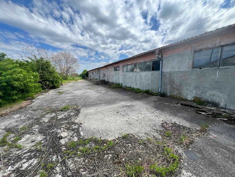 Продава се Промишлена сграда в с. Голямо Соколово, Област Търговище - 1300 кв.м за 90 €/кв.м - Снимка #4