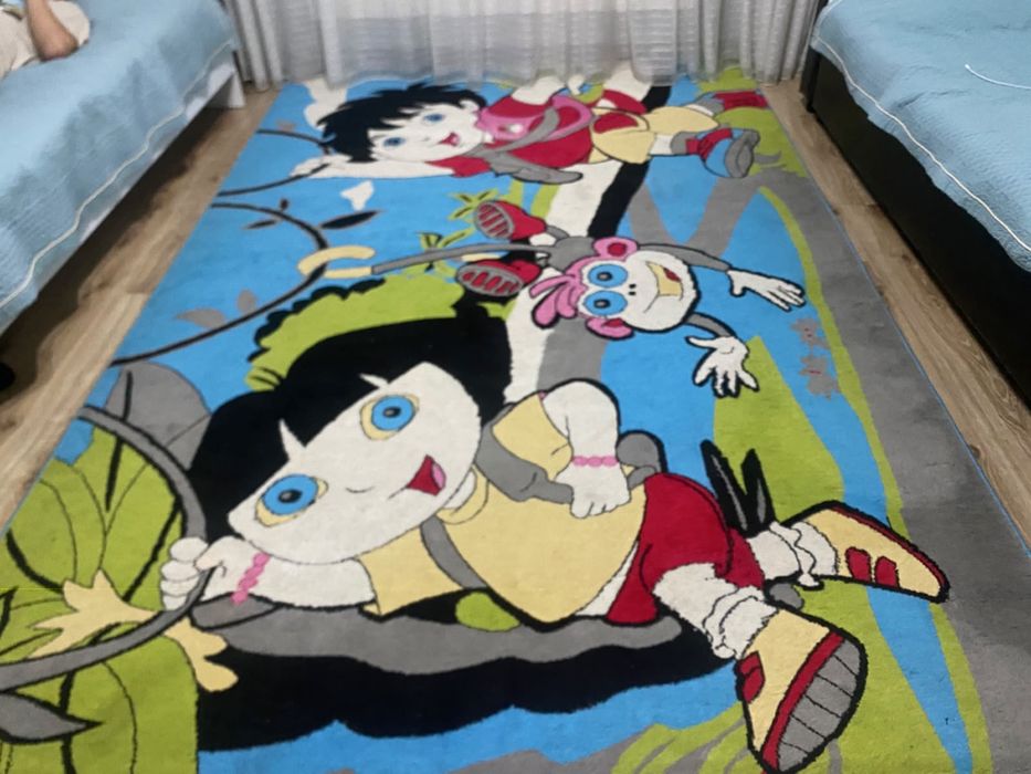 Ковер детский в хорошем состоянии