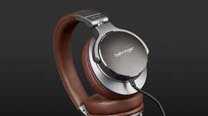 Компактные студийные мониторные наушники  BEHRINGER BH470