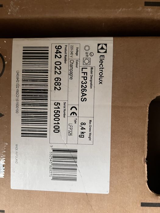 Hota Electrolux - produsul este sigilat