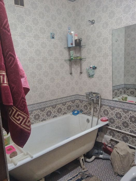 Чирчик 2Чирчиқ 2-микрорайон 2/4/4
2 хона квартира 
Ремонти яхши холатд