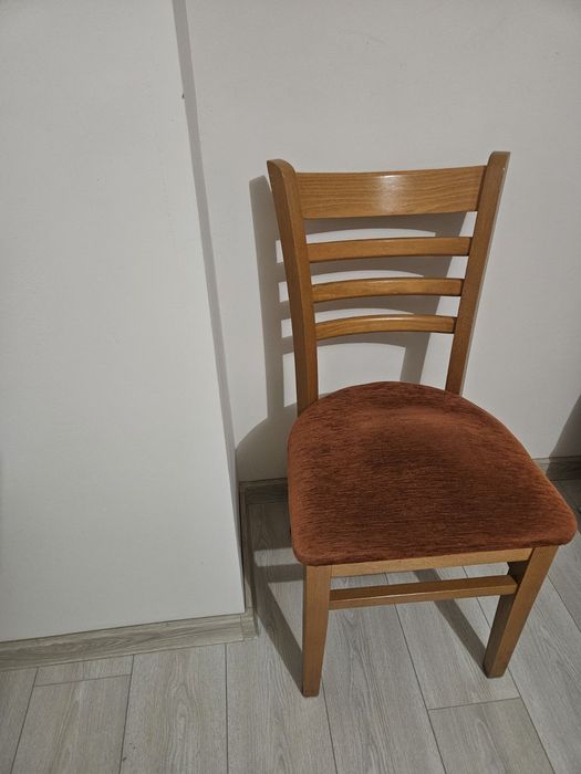 Холна и трапезна маса, столове