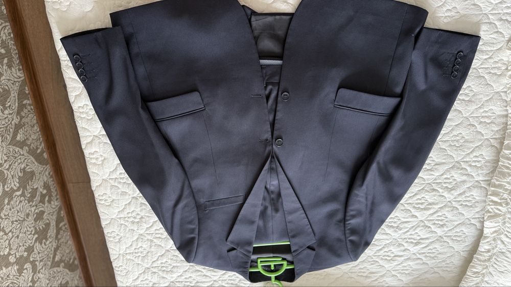 Мужской костюм с брюками