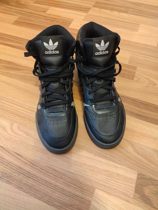 Adidasi Adidas nr 44 noi