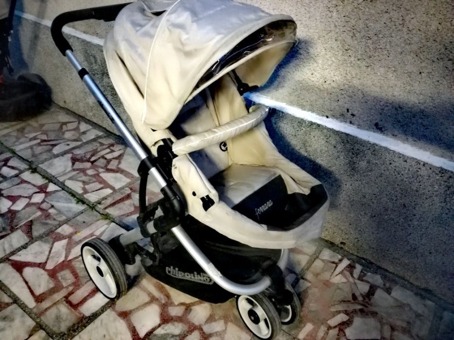 Продавам комбинирана количка Chipolino Ferrara