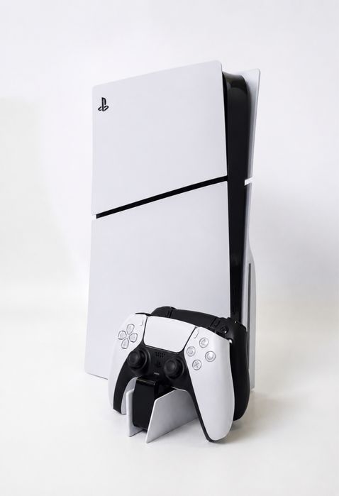 PlayStation 5 Slim, 1TB SSD D-Chassis, în stare foarte bună, perfect funcțional