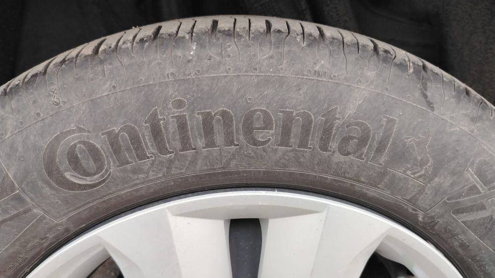 Vând roti R15 cu anvelope Continental 185/65/R15