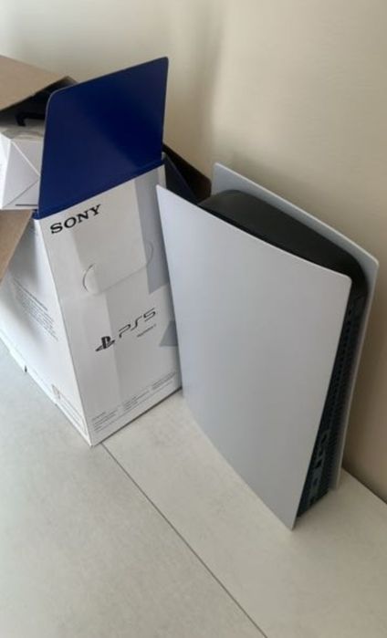 PlayStation 5 (PS5)
