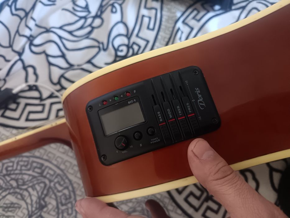 Гитара акустическая