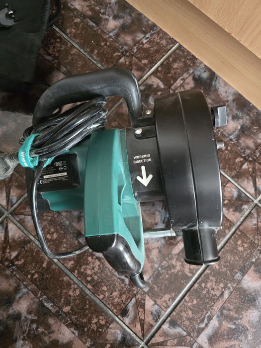 Masina de tăiat canale