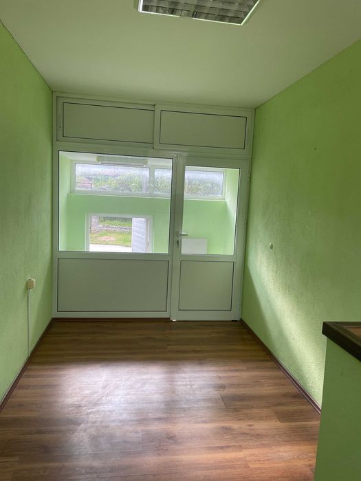 Дава се под наем Магазин в Девня - 130 кв.м за 348.84 € - Снимка #3