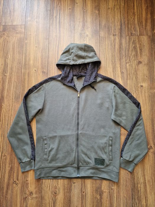 Страхотно мъжко горнище HUGO BOSS размер 2XL