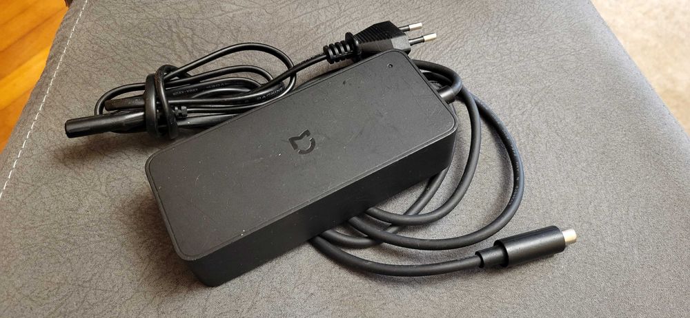 Trotineta Xiaomi  Incarcator Retea HT-A09-71W pentru Trotineta Xiaomi Mi M365  1S  Electric Scooter 3  Electric Scooter Pro  Pro 2, fuctional