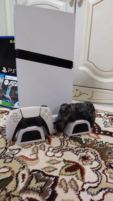 Playstation 5 pro дискаводим и док станция 2Tb состояние новый
