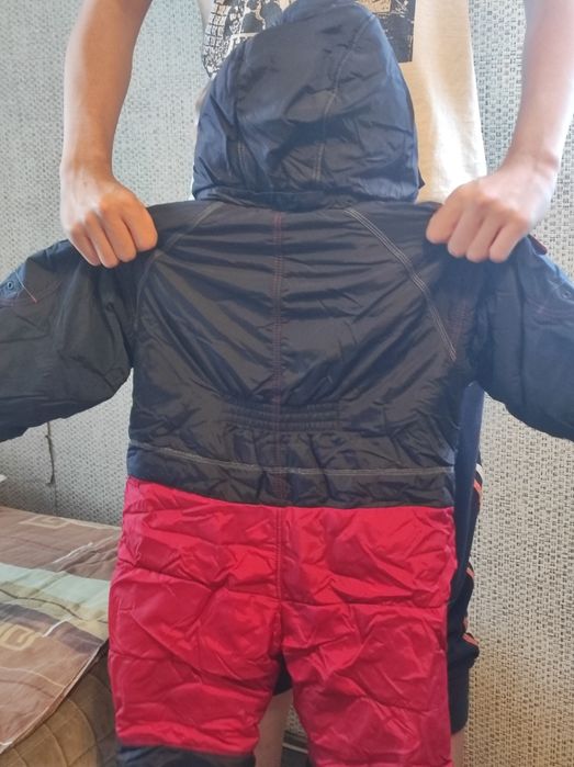 Продам зимний комбинезон детский