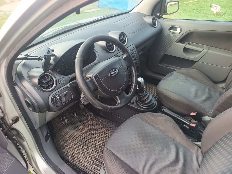 Ford fiesta 2002benzina 1,4 16V