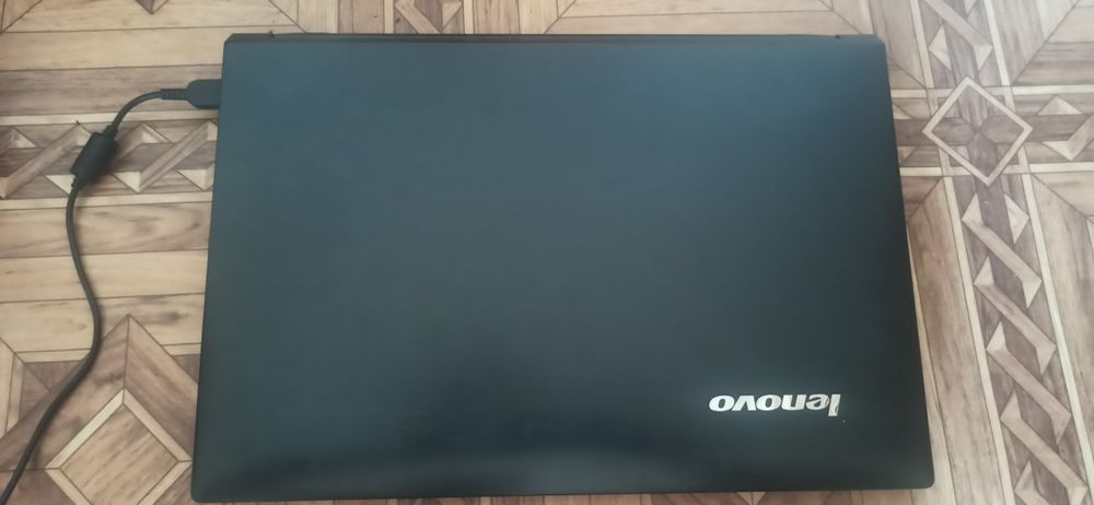 Lenavo CORE i7 noutbook