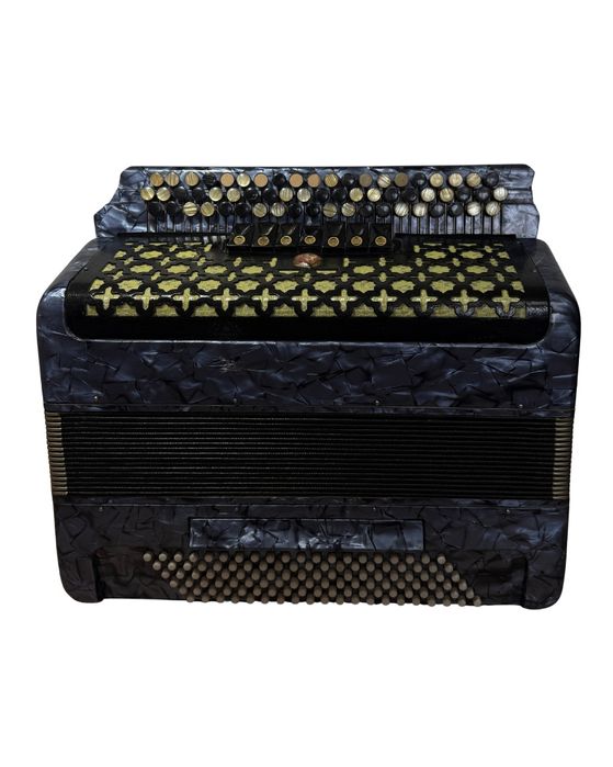 Продам баян в Костанае